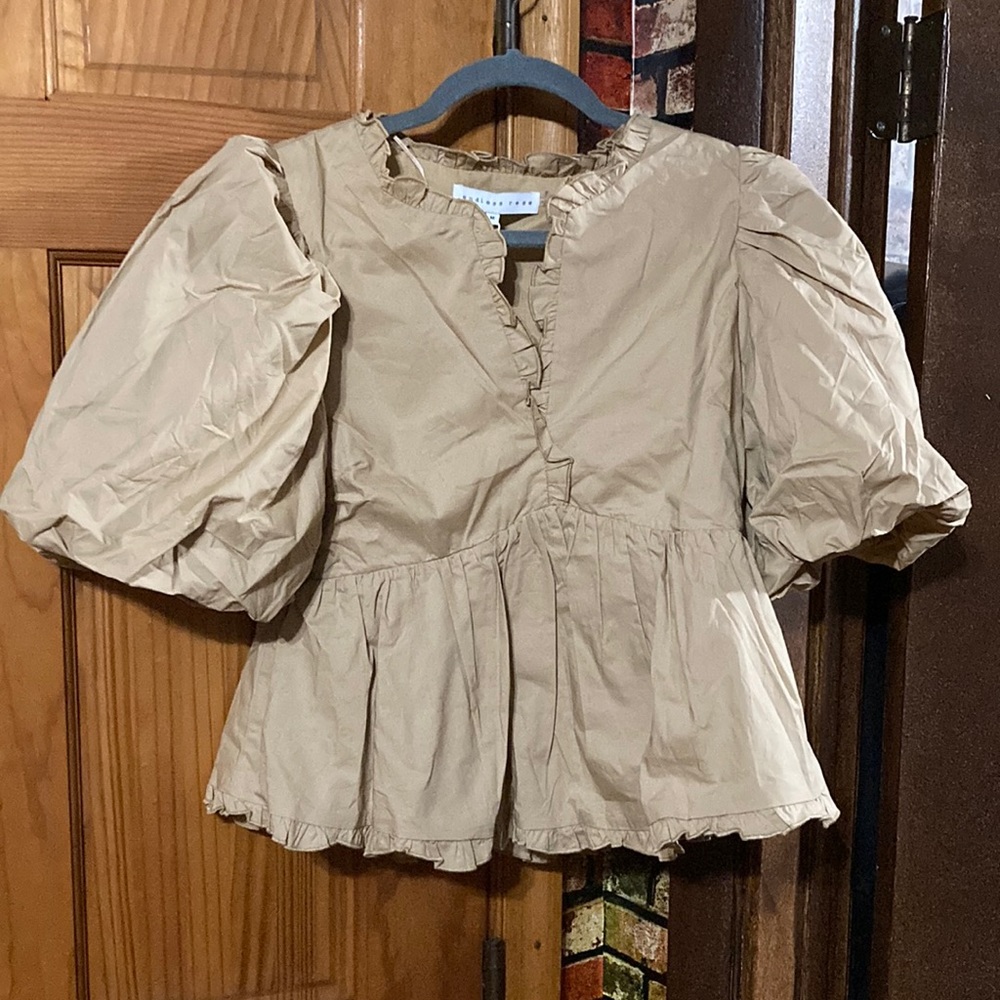 ENDLESS ROSE RUFFLE DETAIL BLOUSE